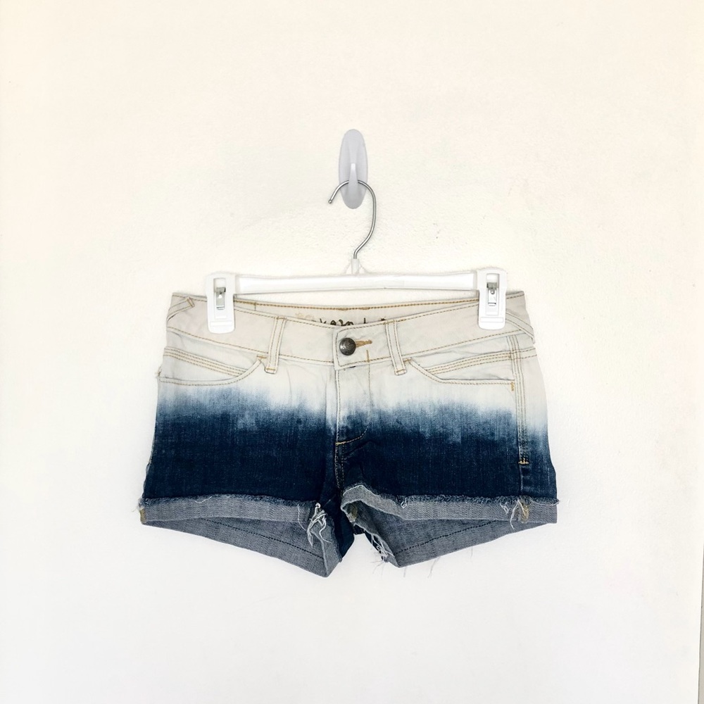 ⭐️5 for $25⭐️ Vera Wang Ombré Bleach Jean Shorts